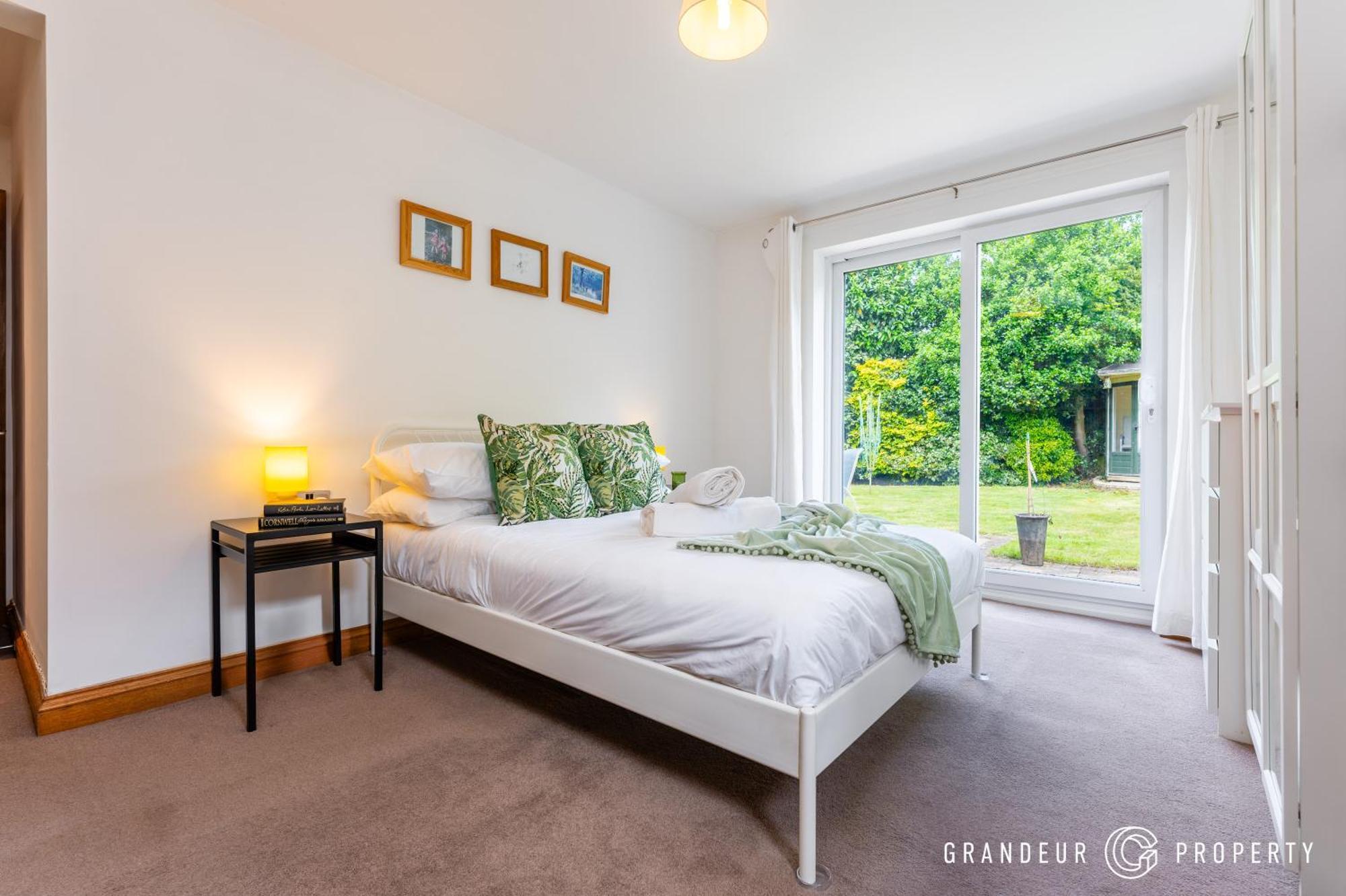 Bracken Bliss By Grandeur Property Ferndown Exterior photo